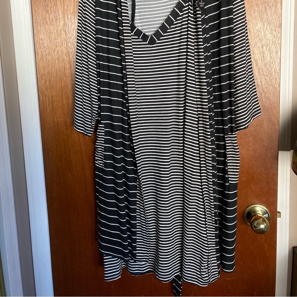 TAHARI 2 PC TRAVEL SET ROBE & NIGHTGOWN WOMENS 2X MIXED STRIPE NEW TAGS